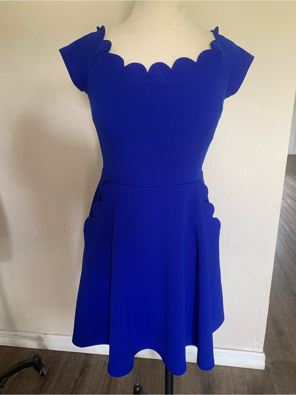 B. Darlin blue dress with pockets size 7/8